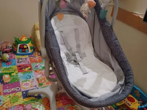 Chicco Baby Hug 4 u 1 + Meal Kit (navlaka i pladanj) i dodatni madrac uz posteljinu