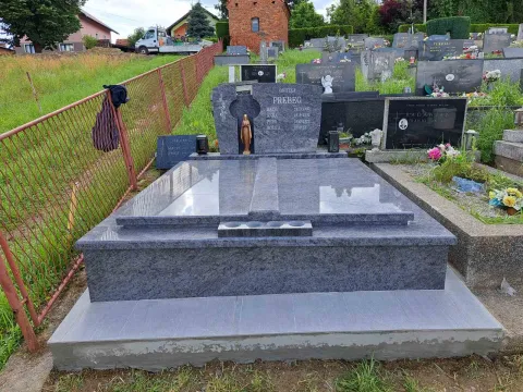 Klesarstvo nadgrobni spomenik Gazista stubišta skaline klupice