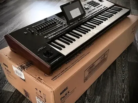 Korg Pa5X, Korg Pa4X, Korg PA-1000, Yamaha Genos 76-Key, Yamaha PSR-SX900,  Yamaha Montage 8  88-Key,  Roland FANTOM-8 , Roland JUPITER-X Synthesizer 